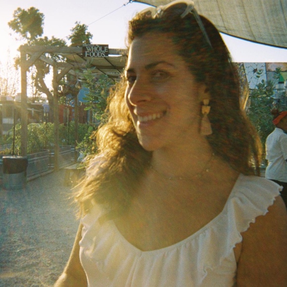 Meet your Posher, Jessica - Picture 1 of 1